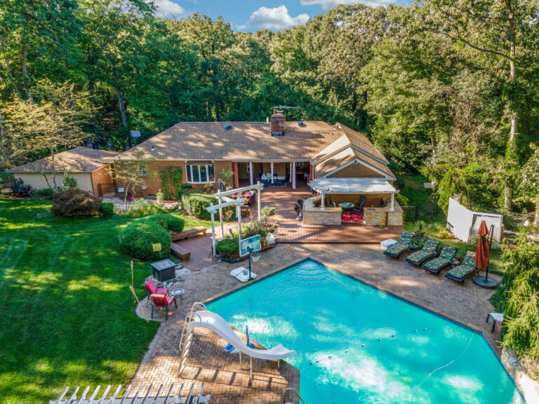 Drone photography of a real estate property in Long Island